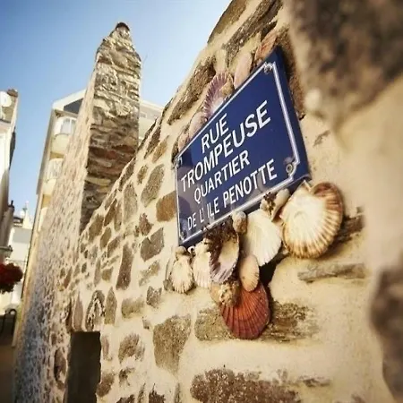 Rue Forbin Entre Port Et Plage *